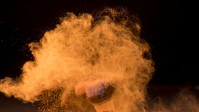 VIDEO O explozie puternică a avut loc într-un bloc din Capitală. Localnicii s-au speriat teribil